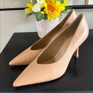 Ann Taylor Neutral Pumps/ Heels